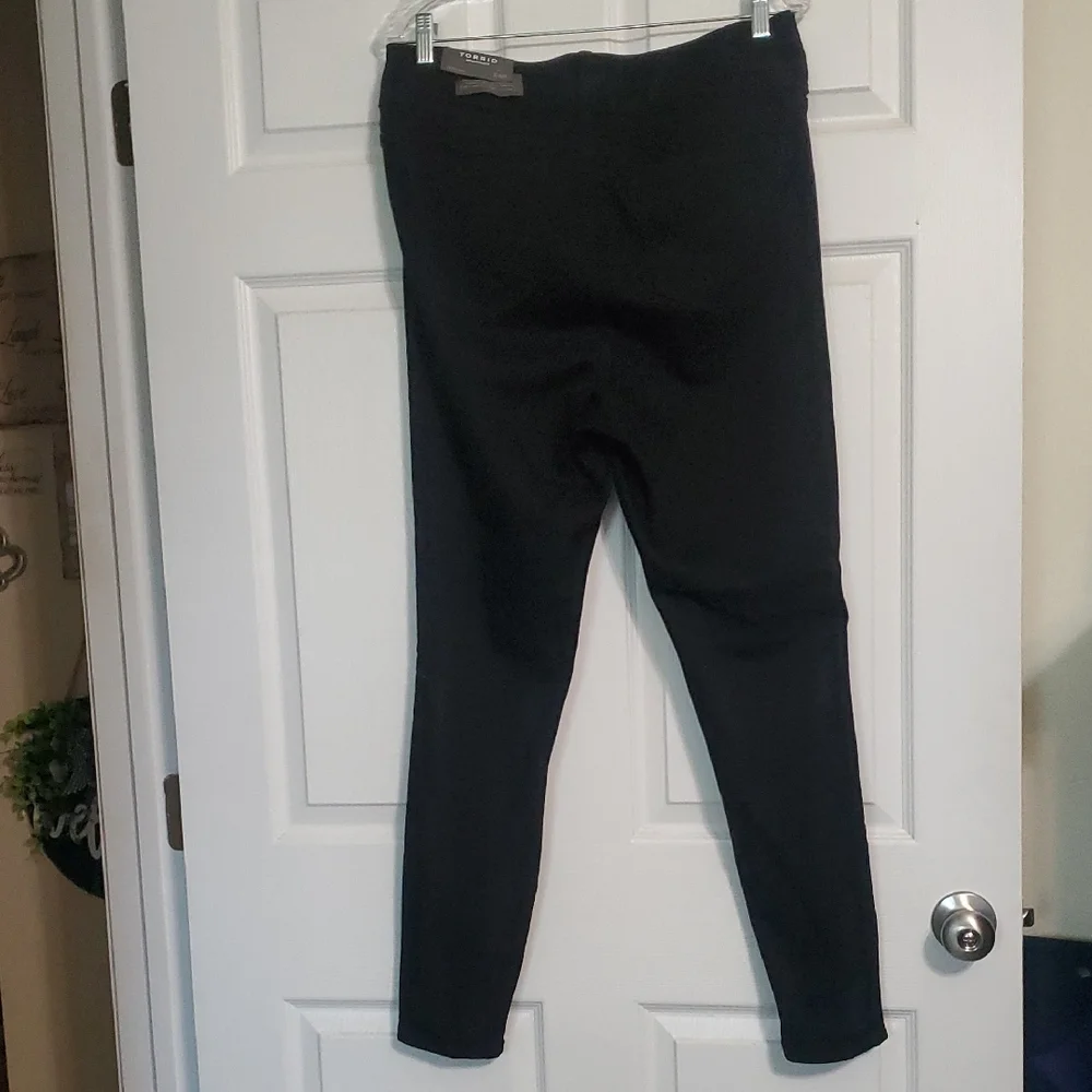 Torrid Super Soft Black Jeggings - Picture 3 of 4